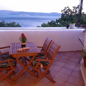 Sea Side 4* Apartment Novi Vinodolski